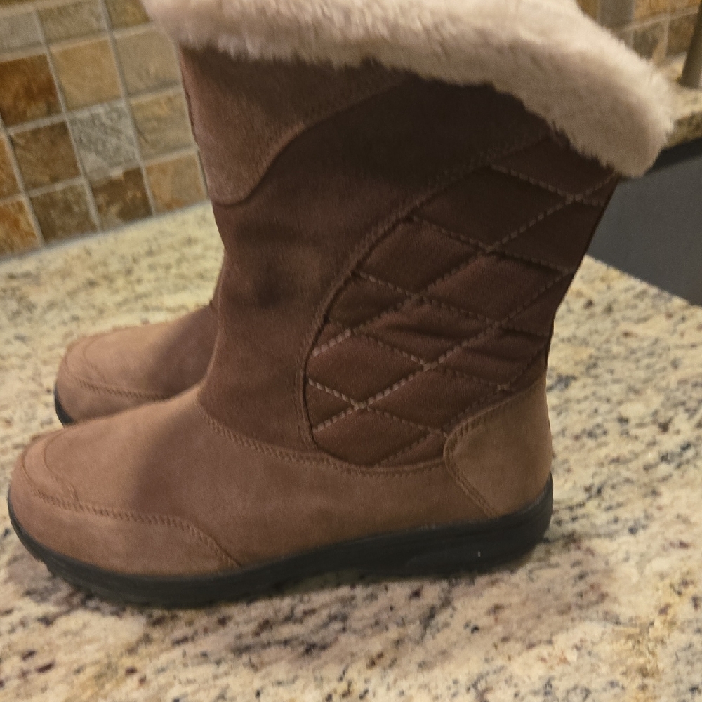 Columbia Women’s Winter Boots – Faux Fur Lined – Size 8.5